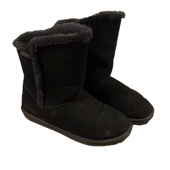 Minnetonka Shoes - Women’s black comfy boots size 10